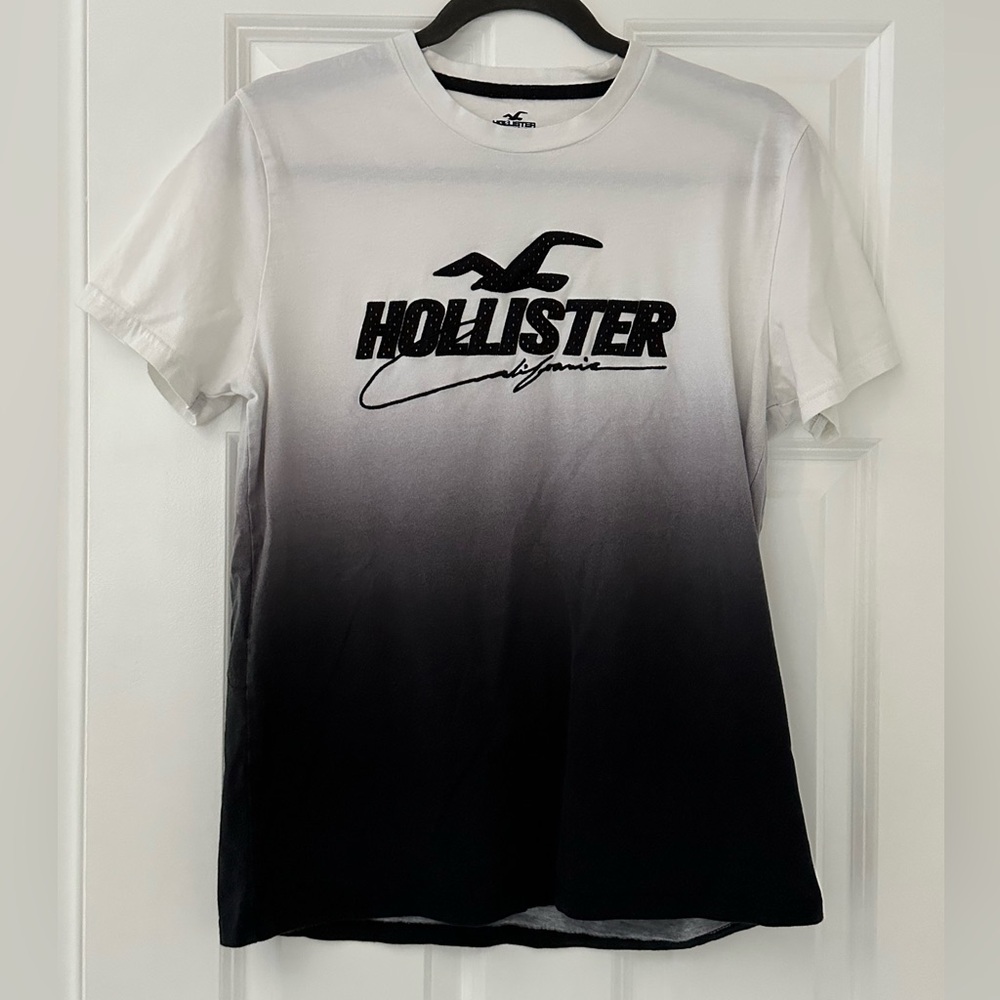 Hollister shirts mens size Medium